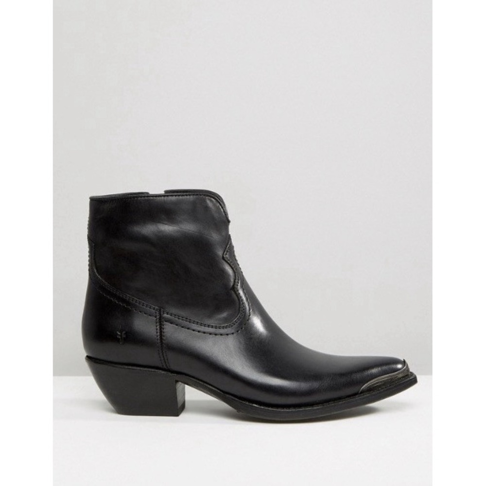 Frye Shane Tip Short Black Leather Boots Western Women's 6.5